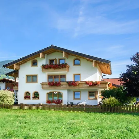 Appartement-gaestehaus Ursula アパート