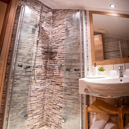 Appartement-gaestehaus Ursula アパート *