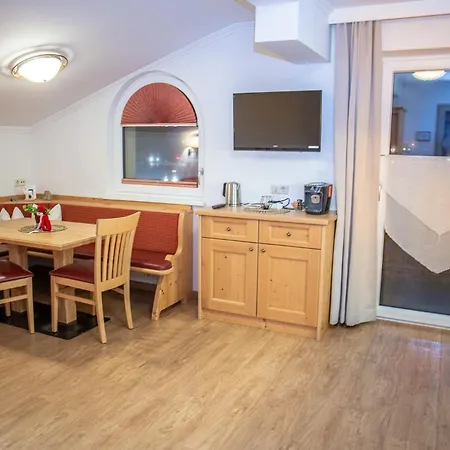 Appartement-gaestehaus Ursula アパート *